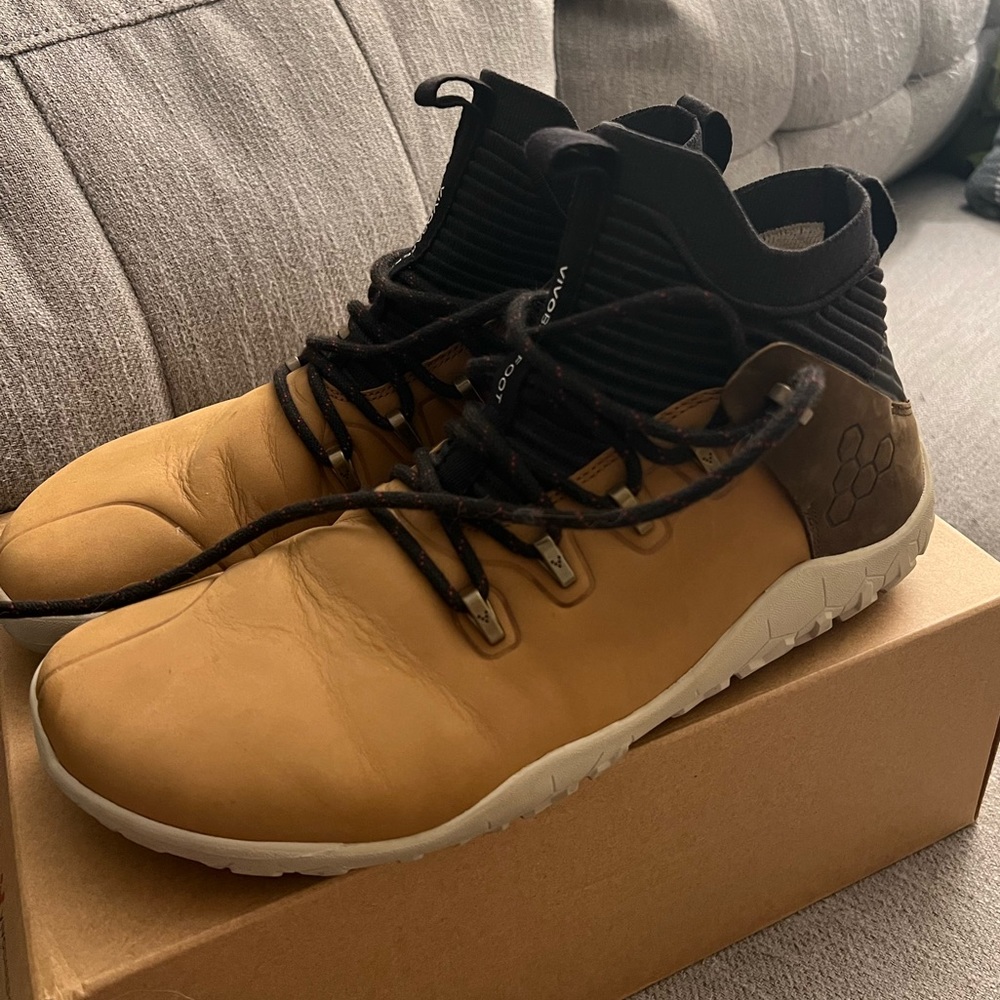 Mens Vivobarefoot Magna FG - size 43 - Acorn